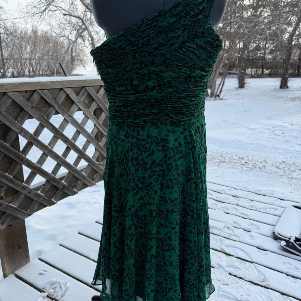 5-Halston Heritage Emerald One-Shoulder Dress - Picture 9 of 14